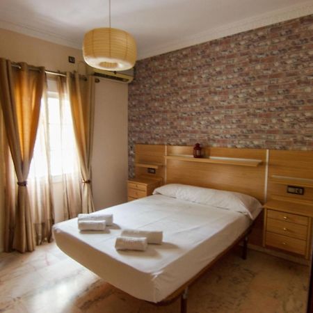 Rentalsevilla Centrico Apartamento Junto Al Guadalquivir Con Parking Coche Mediano Exterior foto